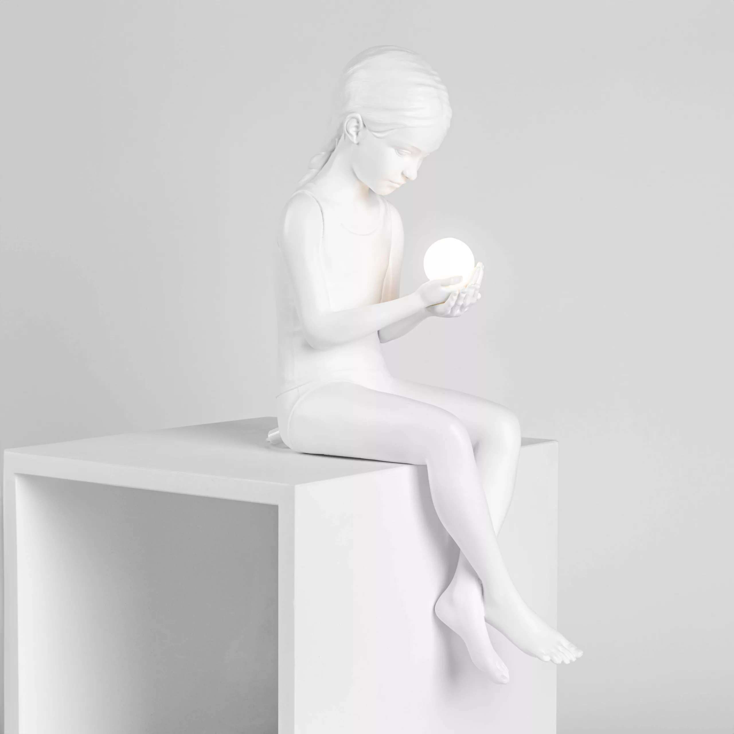 Lampe Petite Fille Résine – Image 3