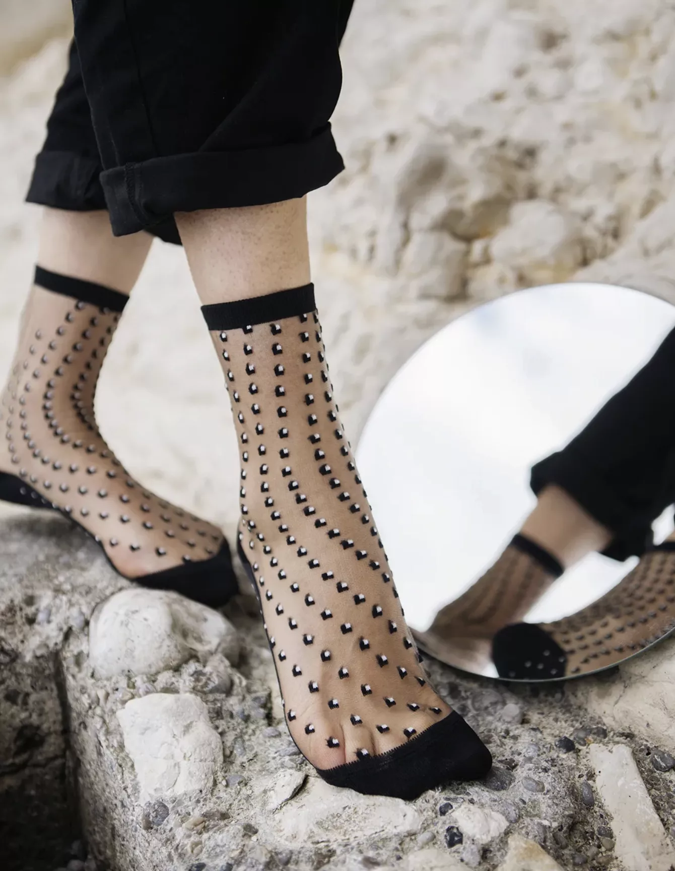 Crescent Dunes Black – Image 1