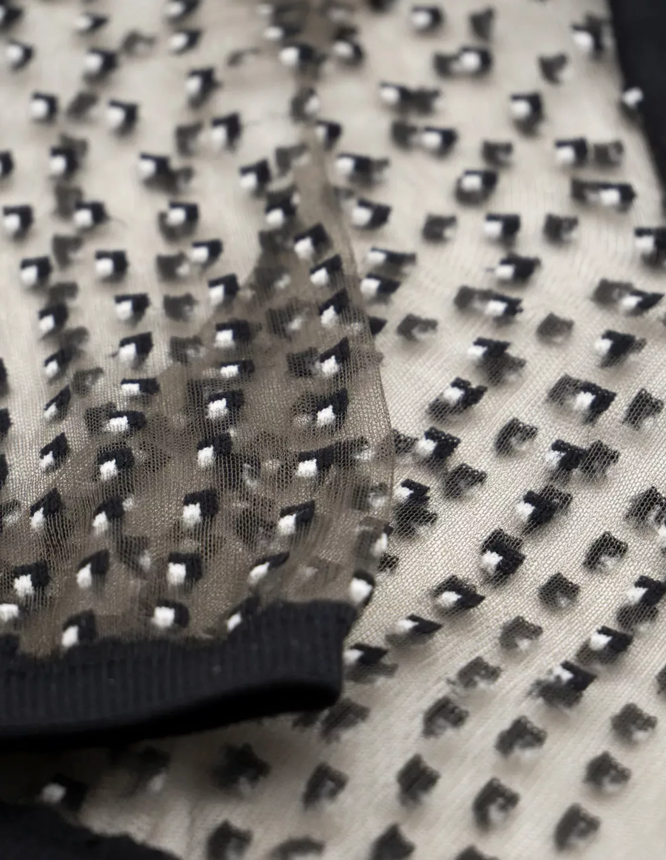 Crescent Dunes Black – Image 2